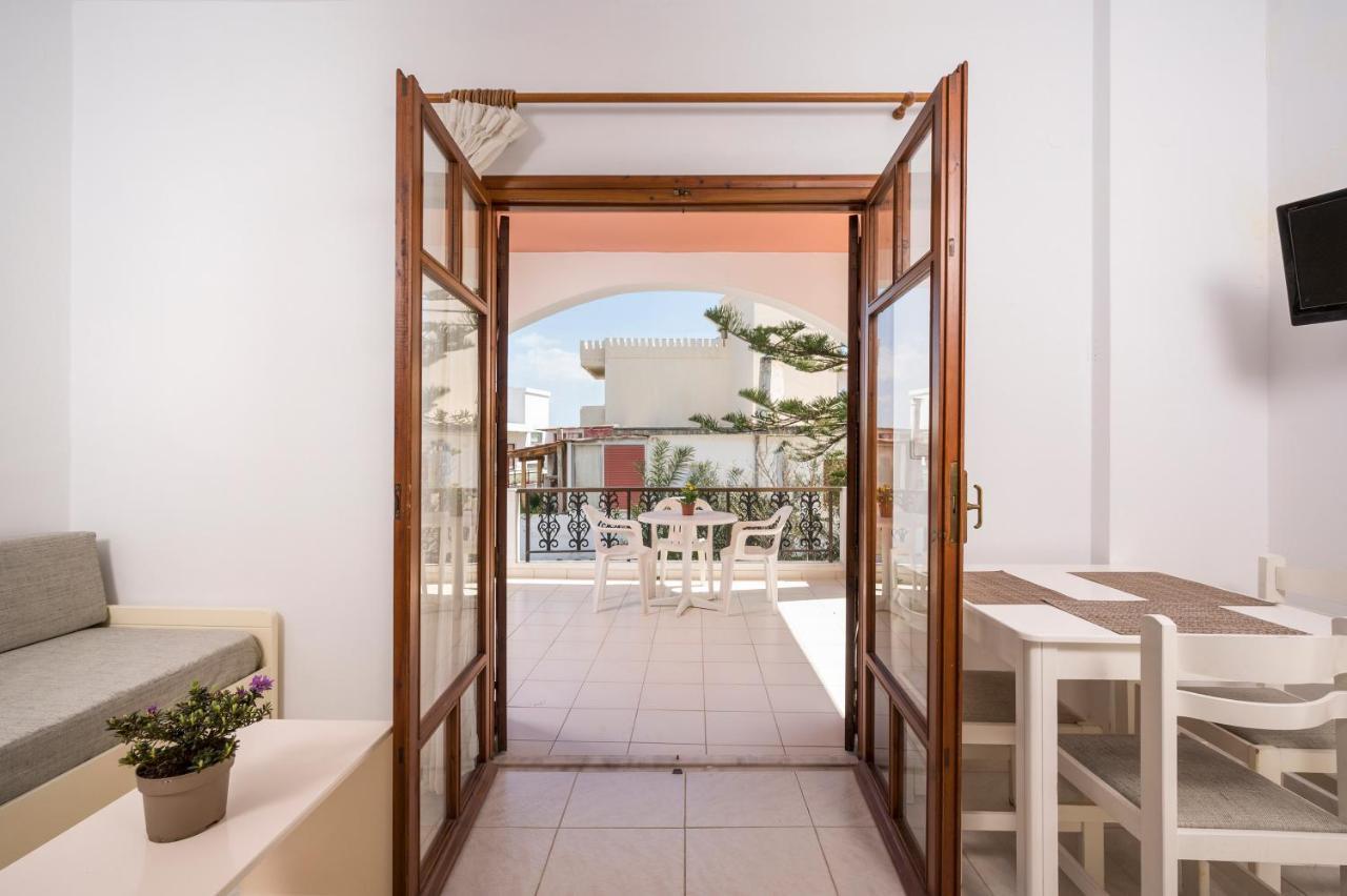Captain Michalis Apartments Galatás Exterior foto