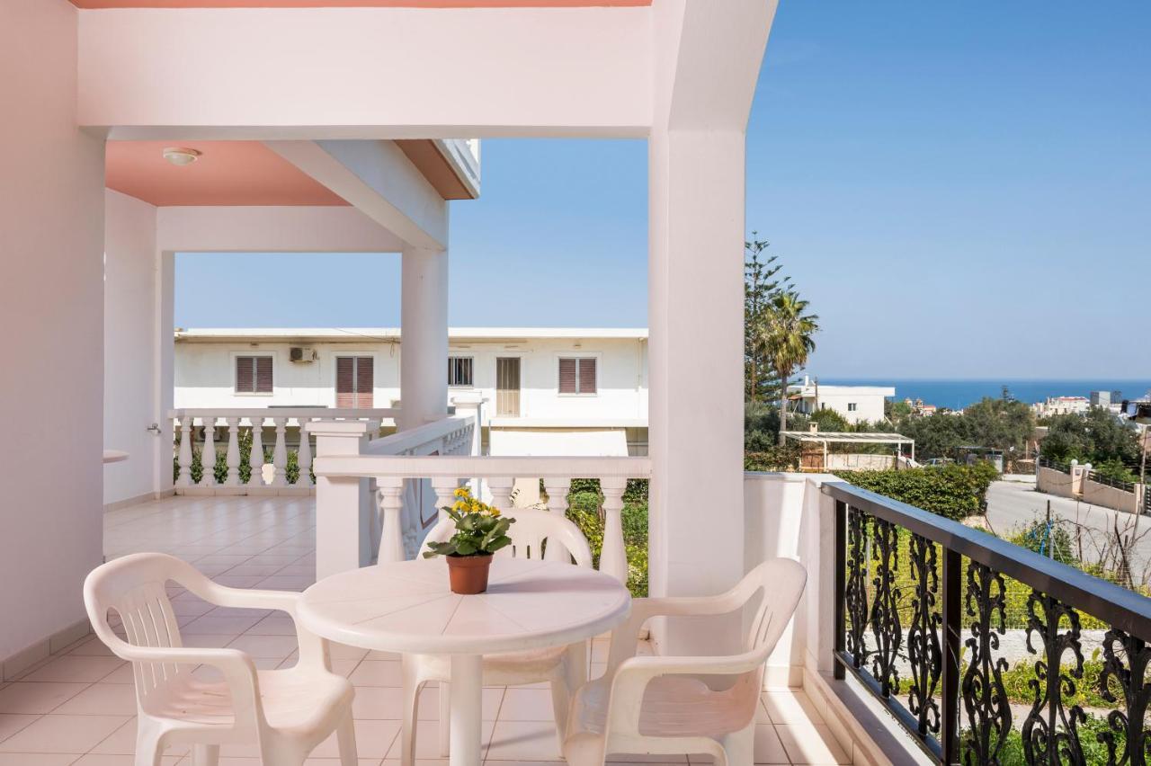 Captain Michalis Apartments Galatás Exterior foto