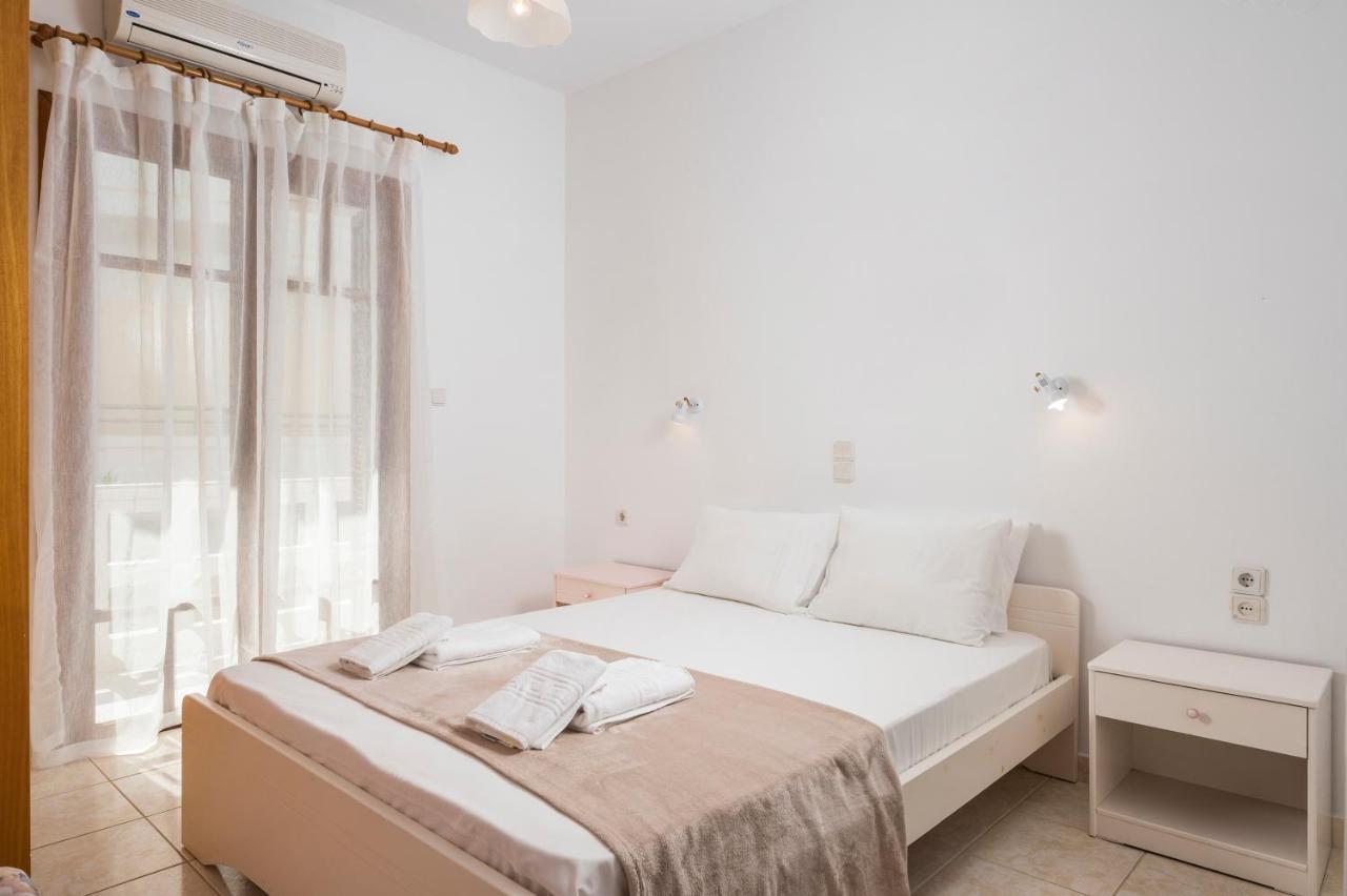 Captain Michalis Apartments Galatás Exterior foto